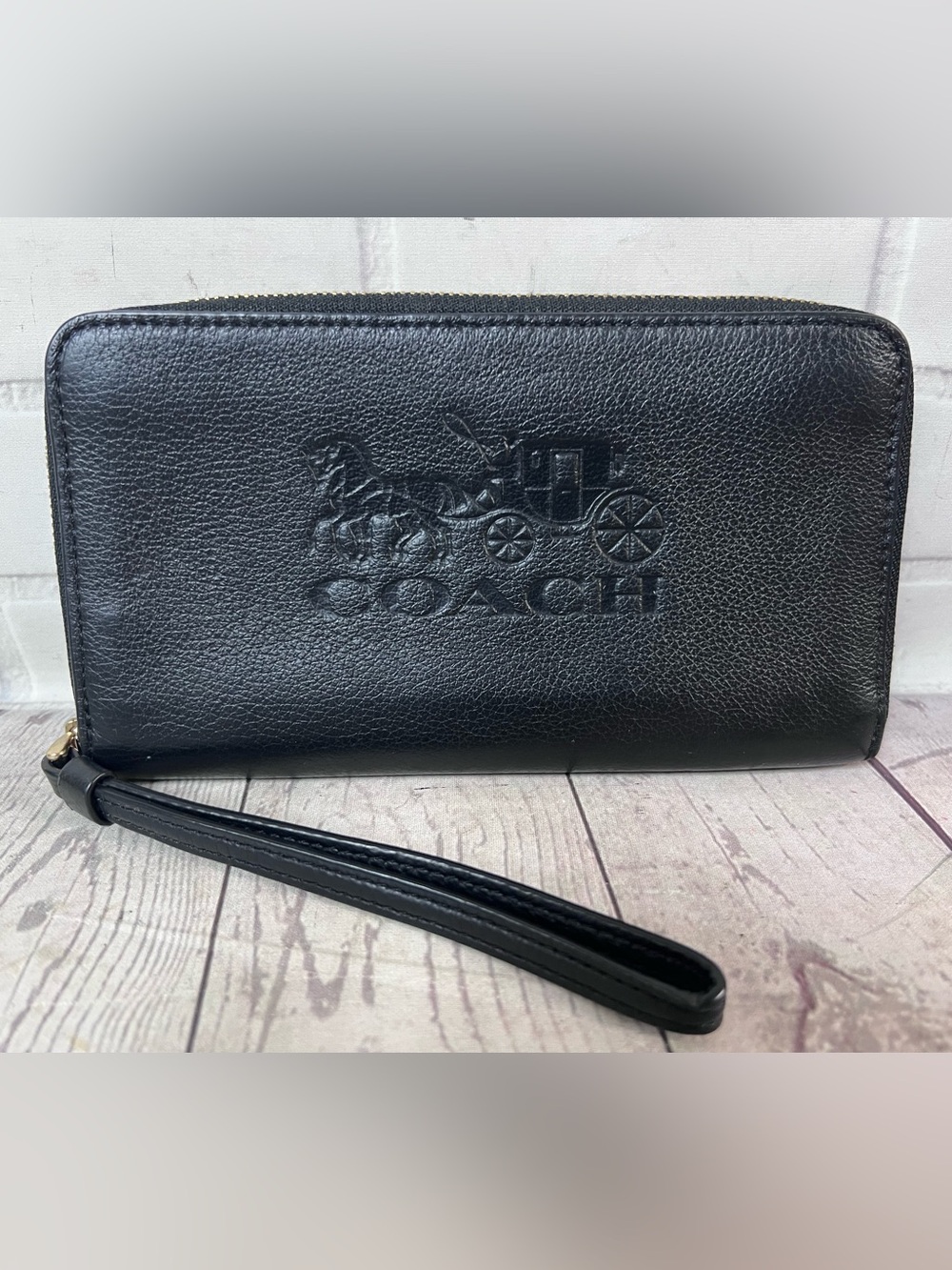 Coach Horse and Carriage Embossed Logo Black Leather Zip-Around Wallet Jes